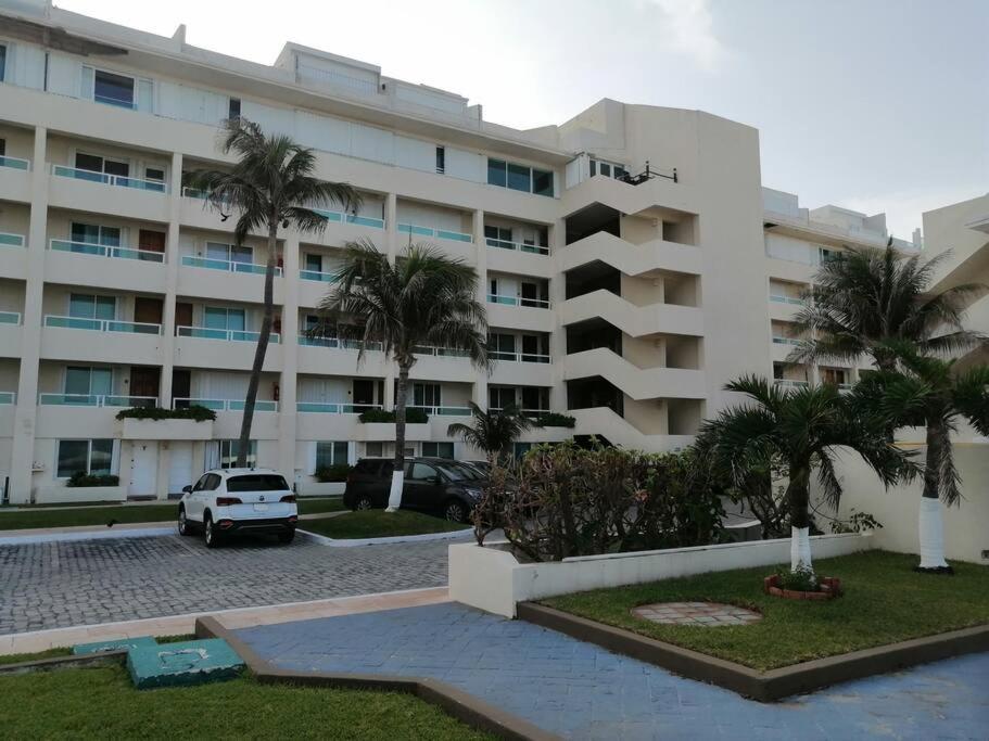 Confortable Depa En Condominio Frente Al Mar! Cancún Kültér fotó